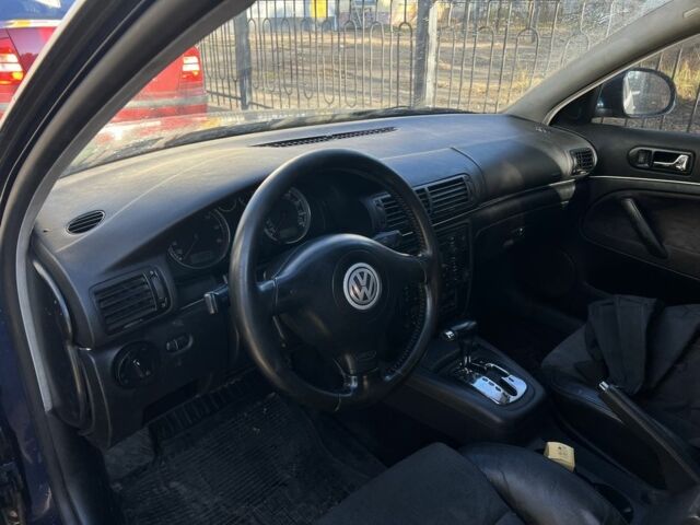 Синий Фольксваген Пассат, объемом двигателя 1.8 л и пробегом 408 тыс. км за 3650 $, фото 4 на Automoto.ua