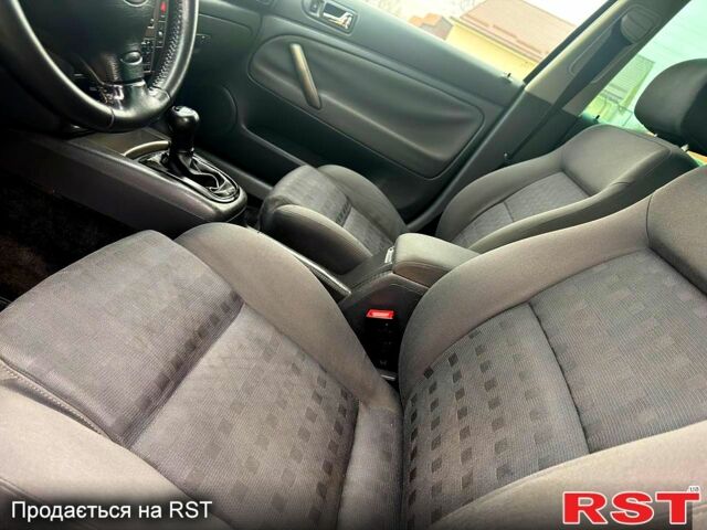 Синий Фольксваген Пассат, объемом двигателя 2.5 л и пробегом 225 тыс. км за 3999 $, фото 6 на Automoto.ua