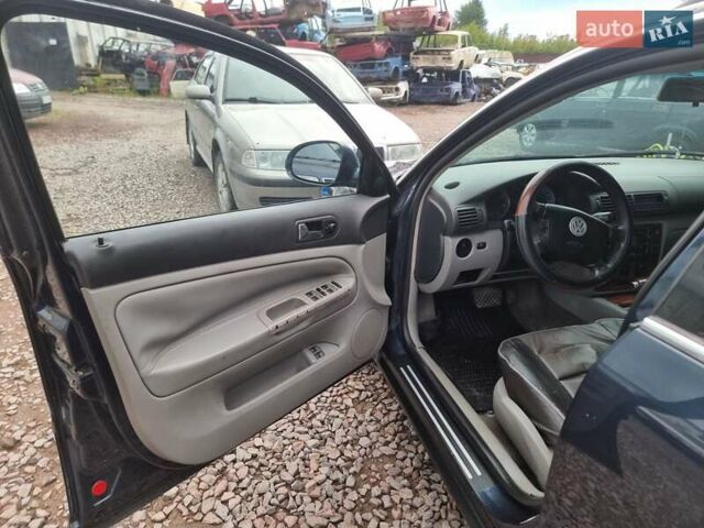 Синий Фольксваген Пассат, объемом двигателя 1.9 л и пробегом 470 тыс. км за 4600 $, фото 23 на Automoto.ua