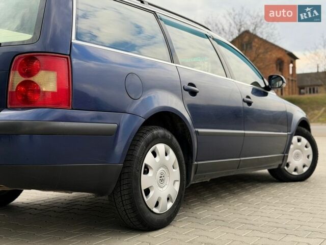 Синий Фольксваген Пассат, объемом двигателя 1.9 л и пробегом 302 тыс. км за 3999 $, фото 16 на Automoto.ua