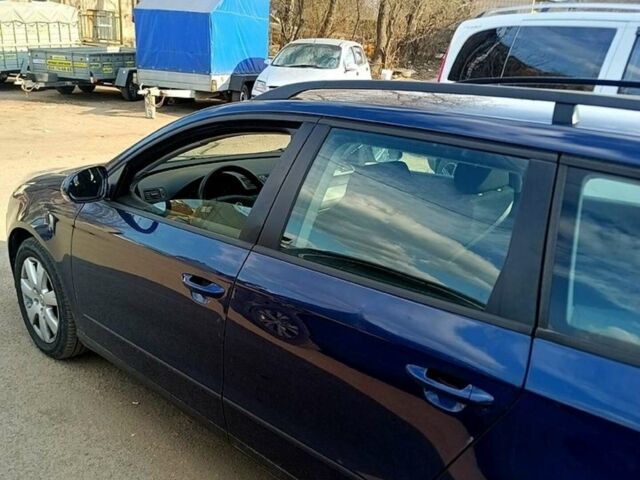 Синий Фольксваген Пассат, объемом двигателя 1.6 л и пробегом 250 тыс. км за 6000 $, фото 1 на Automoto.ua