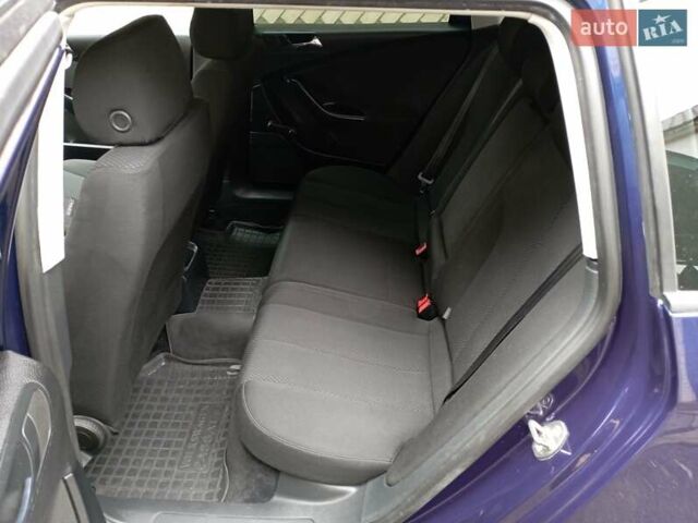 Синий Фольксваген Пассат, объемом двигателя 1.6 л и пробегом 236 тыс. км за 5499 $, фото 20 на Automoto.ua