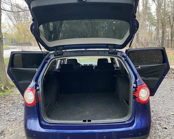 Синій Фольксваген Пассат, об'ємом двигуна 1.6 л та пробігом 212 тис. км за 5300 $, фото 9 на Automoto.ua