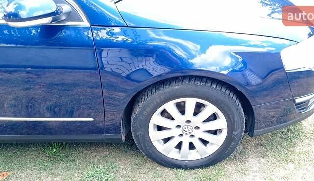 Синій Фольксваген Пассат, об'ємом двигуна 2 л та пробігом 272 тис. км за 7300 $, фото 30 на Automoto.ua