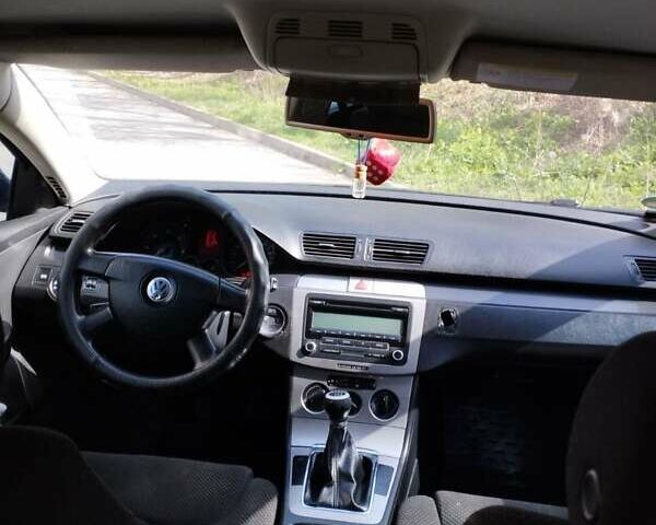 Синій Фольксваген Пассат, об'ємом двигуна 1.97 л та пробігом 356 тис. км за 5900 $, фото 7 на Automoto.ua