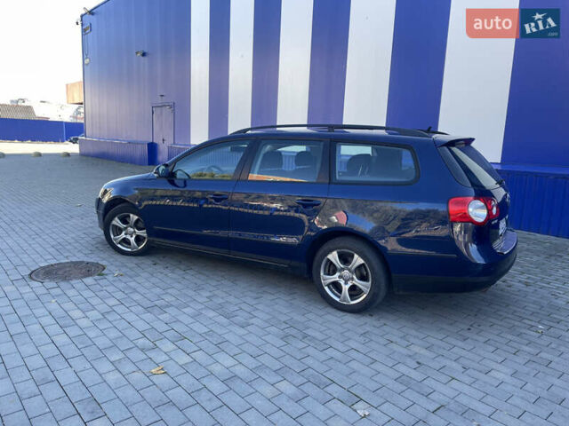 Синий Фольксваген Пассат, объемом двигателя 1.6 л и пробегом 235 тыс. км за 4700 $, фото 4 на Automoto.ua