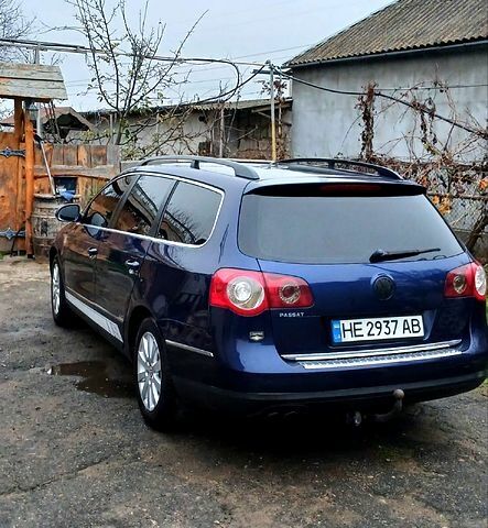 Синий Фольксваген Пассат, объемом двигателя 2 л и пробегом 320 тыс. км за 5500 $, фото 4 на Automoto.ua