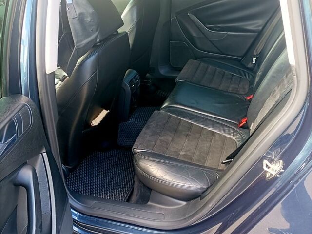 Синий Фольксваген Пассат, объемом двигателя 2 л и пробегом 270 тыс. км за 5400 $, фото 5 на Automoto.ua