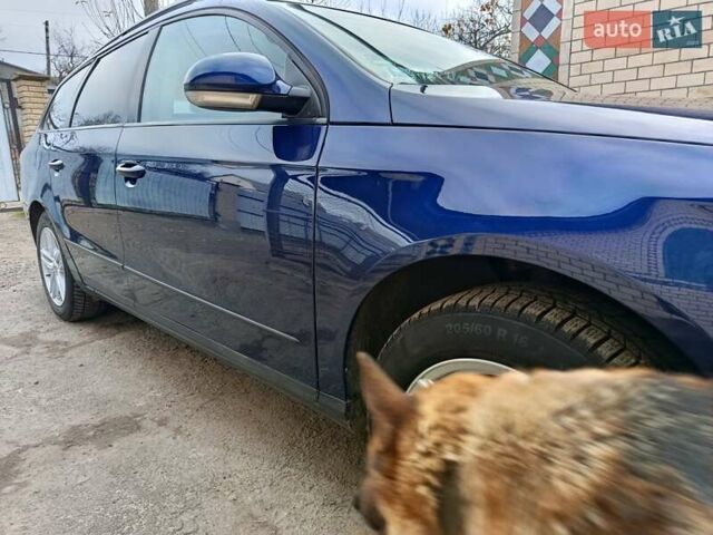 Синій Фольксваген Пассат, об'ємом двигуна 1.6 л та пробігом 237 тис. км за 5400 $, фото 22 на Automoto.ua