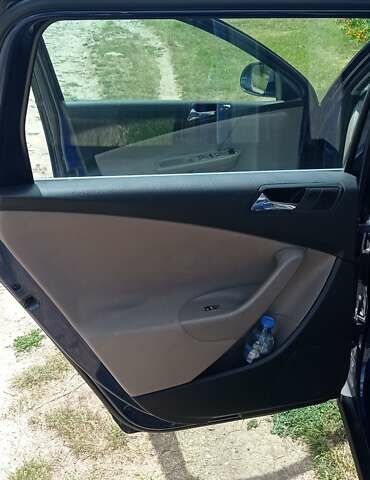 Синій Фольксваген Пассат, об'ємом двигуна 2 л та пробігом 272 тис. км за 7300 $, фото 60 на Automoto.ua