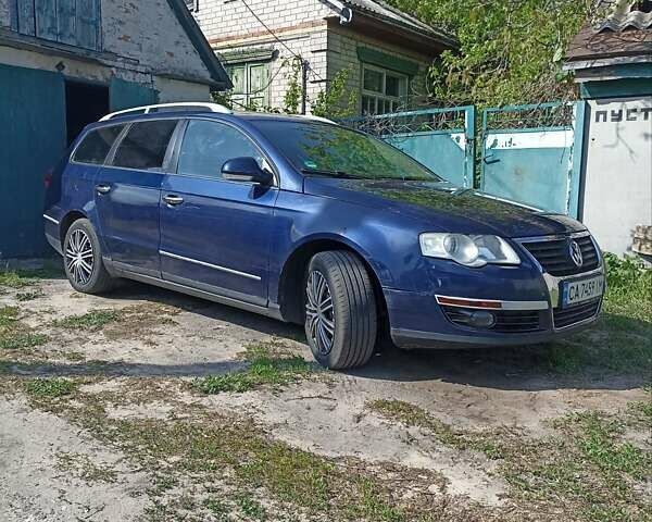 Синий Фольксваген Пассат, объемом двигателя 1.6 л и пробегом 306 тыс. км за 4200 $, фото 7 на Automoto.ua