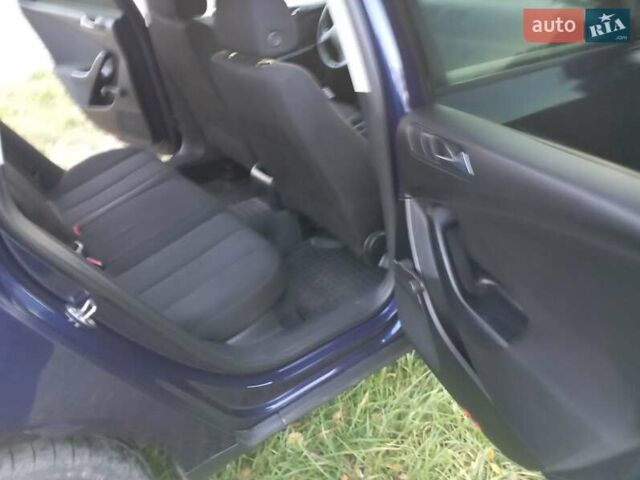 Синий Фольксваген Пассат, объемом двигателя 1.6 л и пробегом 236 тыс. км за 5100 $, фото 18 на Automoto.ua