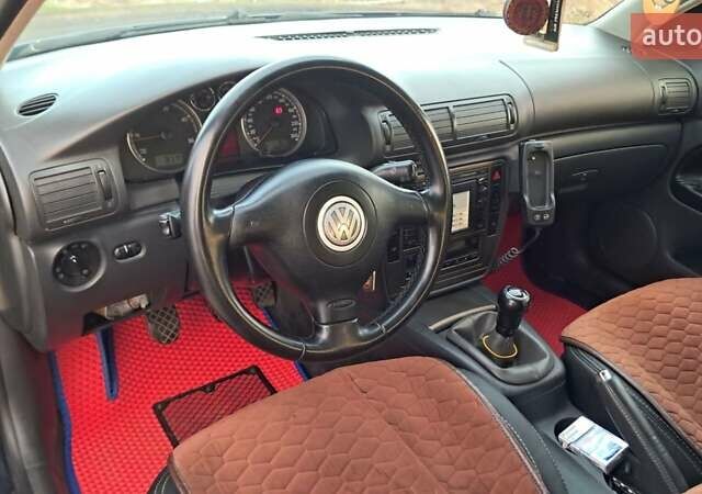 Синий Фольксваген Пассат, объемом двигателя 1.9 л и пробегом 570 тыс. км за 4500 $, фото 1 на Automoto.ua