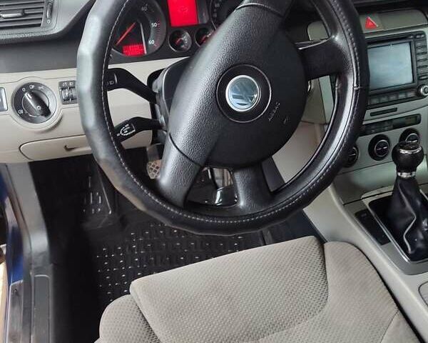 Синій Фольксваген Пассат, об'ємом двигуна 2 л та пробігом 346 тис. км за 6400 $, фото 1 на Automoto.ua