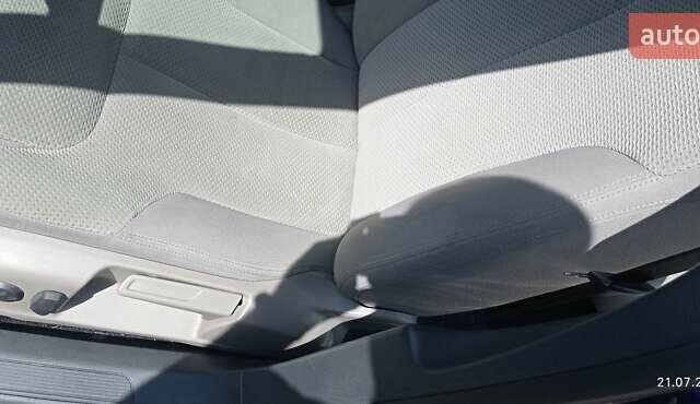 Синій Фольксваген Пассат, об'ємом двигуна 2 л та пробігом 272 тис. км за 7300 $, фото 48 на Automoto.ua