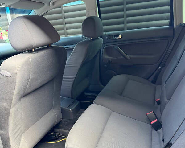 Синий Фольксваген Пассат, объемом двигателя 1.6 л и пробегом 160 тыс. км за 5100 $, фото 7 на Automoto.ua