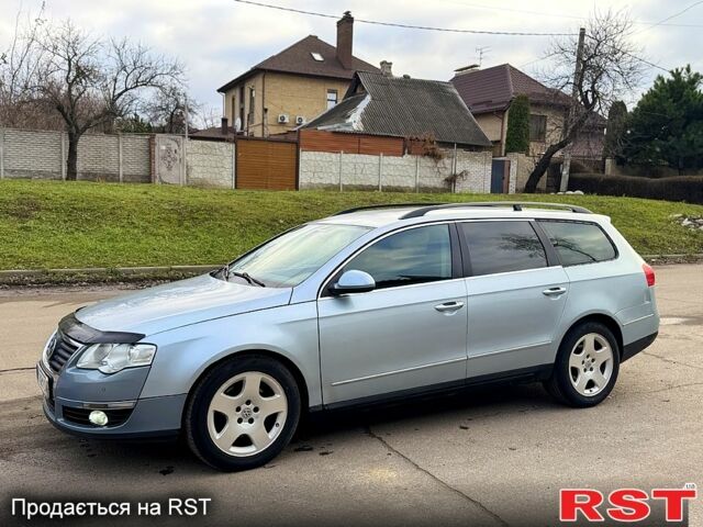 Синій Фольксваген Пассат, об'ємом двигуна 2 л та пробігом 289 тис. км за 5400 $, фото 2 на Automoto.ua