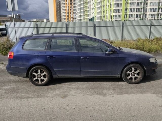 Синий Фольксваген Пассат, объемом двигателя 1.6 л и пробегом 189 тыс. км за 5200 $, фото 1 на Automoto.ua