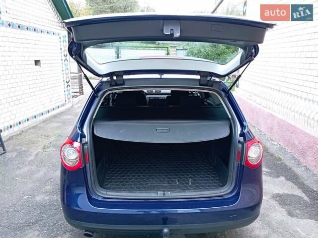 Синий Фольксваген Пассат, объемом двигателя 1.6 л и пробегом 236 тыс. км за 5499 $, фото 30 на Automoto.ua