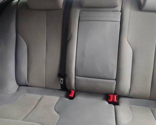 Синій Фольксваген Пассат, об'ємом двигуна 2 л та пробігом 346 тис. км за 6400 $, фото 4 на Automoto.ua