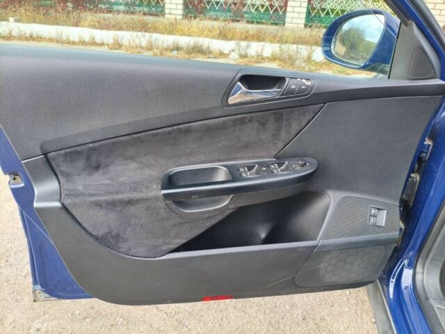 Синий Фольксваген Пассат, объемом двигателя 1.9 л и пробегом 288 тыс. км за 5999 $, фото 5 на Automoto.ua