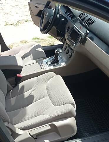 Синій Фольксваген Пассат, об'ємом двигуна 2 л та пробігом 272 тис. км за 7300 $, фото 62 на Automoto.ua