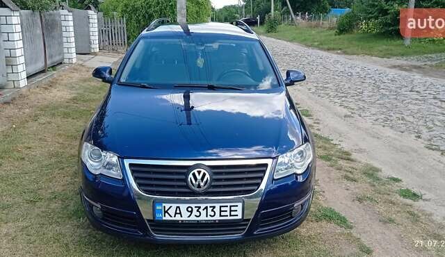 Синій Фольксваген Пассат, об'ємом двигуна 2 л та пробігом 272 тис. км за 7300 $, фото 10 на Automoto.ua