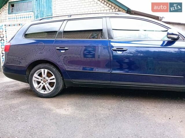 Синий Фольксваген Пассат, объемом двигателя 1.6 л и пробегом 236 тыс. км за 5499 $, фото 12 на Automoto.ua