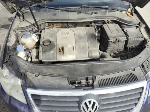 Синий Фольксваген Пассат, объемом двигателя 1.6 л и пробегом 189 тыс. км за 5200 $, фото 5 на Automoto.ua