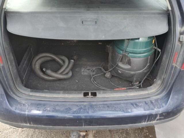 Синий Фольксваген Пассат, объемом двигателя 1.6 л и пробегом 189 тыс. км за 5200 $, фото 7 на Automoto.ua