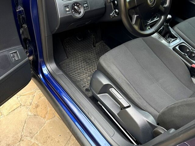 Синий Фольксваген Пассат, объемом двигателя 1.6 л и пробегом 181 тыс. км за 5700 $, фото 11 на Automoto.ua