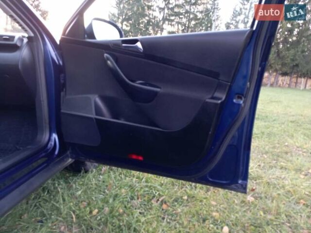 Синий Фольксваген Пассат, объемом двигателя 1.6 л и пробегом 236 тыс. км за 5100 $, фото 23 на Automoto.ua