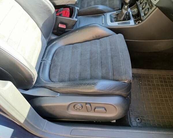 Синий Фольксваген Пассат, объемом двигателя 2 л и пробегом 351 тыс. км за 5800 $, фото 11 на Automoto.ua