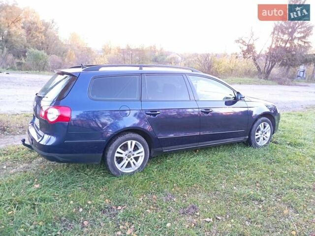 Синий Фольксваген Пассат, объемом двигателя 1.6 л и пробегом 236 тыс. км за 5100 $, фото 2 на Automoto.ua