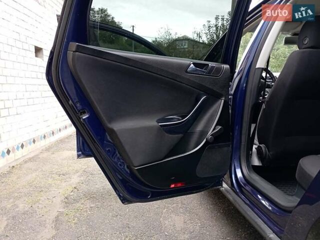 Синий Фольксваген Пассат, объемом двигателя 1.6 л и пробегом 236 тыс. км за 5499 $, фото 24 на Automoto.ua