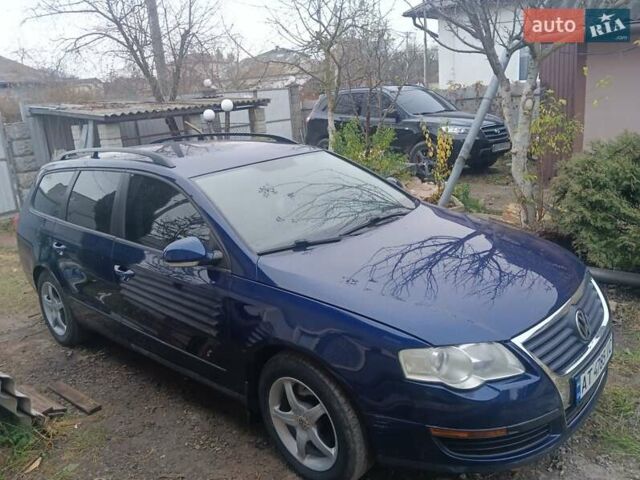 Синий Фольксваген Пассат, объемом двигателя 1.6 л и пробегом 286 тыс. км за 4700 $, фото 5 на Automoto.ua