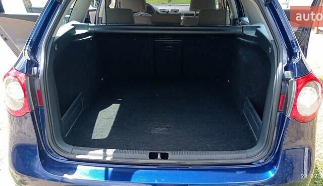 Синій Фольксваген Пассат, об'ємом двигуна 2 л та пробігом 272 тис. км за 7300 $, фото 65 на Automoto.ua