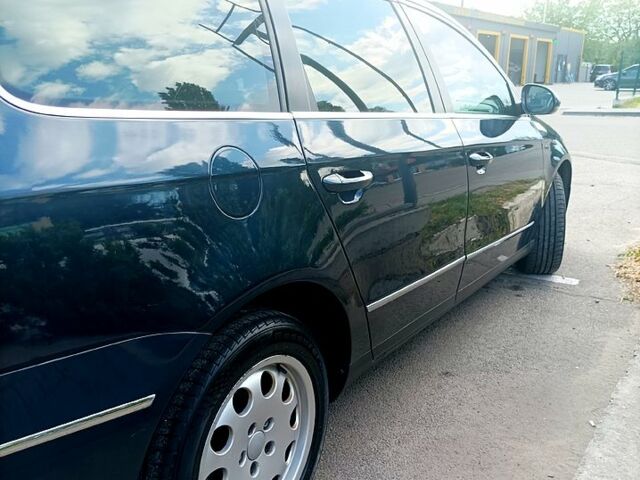 Синий Фольксваген Пассат, объемом двигателя 2 л и пробегом 270 тыс. км за 5400 $, фото 3 на Automoto.ua