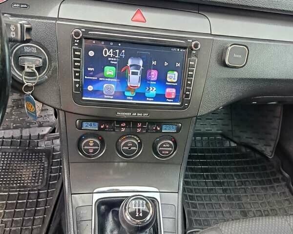 Синій Фольксваген Пассат, об'ємом двигуна 1.6 л та пробігом 237 тис. км за 5400 $, фото 2 на Automoto.ua