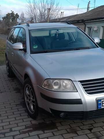 Синий Фольксваген Пассат, объемом двигателя 1.9 л и пробегом 230 тыс. км за 4500 $, фото 1 на Automoto.ua