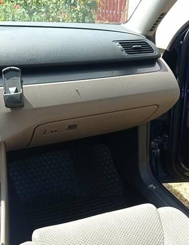 Синій Фольксваген Пассат, об'ємом двигуна 2 л та пробігом 272 тис. км за 7300 $, фото 54 на Automoto.ua