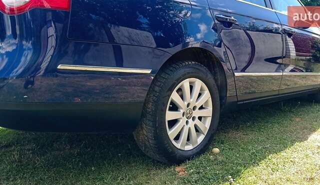 Синій Фольксваген Пассат, об'ємом двигуна 2 л та пробігом 272 тис. км за 7300 $, фото 85 на Automoto.ua