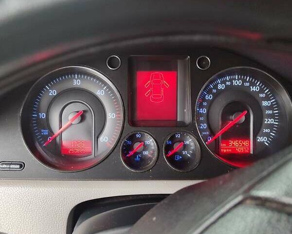 Синій Фольксваген Пассат, об'ємом двигуна 2 л та пробігом 346 тис. км за 6400 $, фото 7 на Automoto.ua