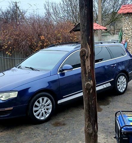 Синий Фольксваген Пассат, объемом двигателя 2 л и пробегом 320 тыс. км за 5500 $, фото 3 на Automoto.ua