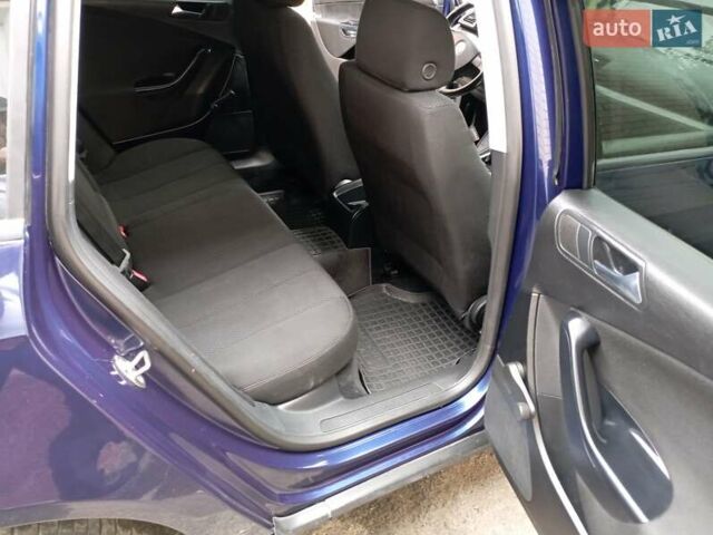 Синий Фольксваген Пассат, объемом двигателя 1.6 л и пробегом 236 тыс. км за 5499 $, фото 22 на Automoto.ua