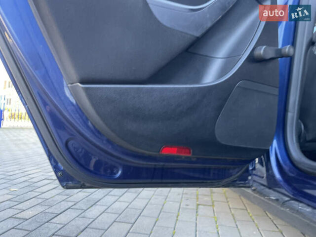 Синий Фольксваген Пассат, объемом двигателя 1.6 л и пробегом 235 тыс. км за 4700 $, фото 20 на Automoto.ua