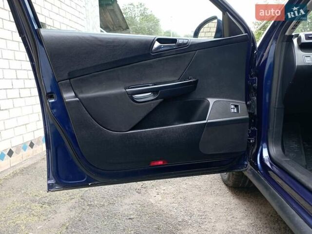 Синий Фольксваген Пассат, объемом двигателя 1.6 л и пробегом 236 тыс. км за 5499 $, фото 26 на Automoto.ua