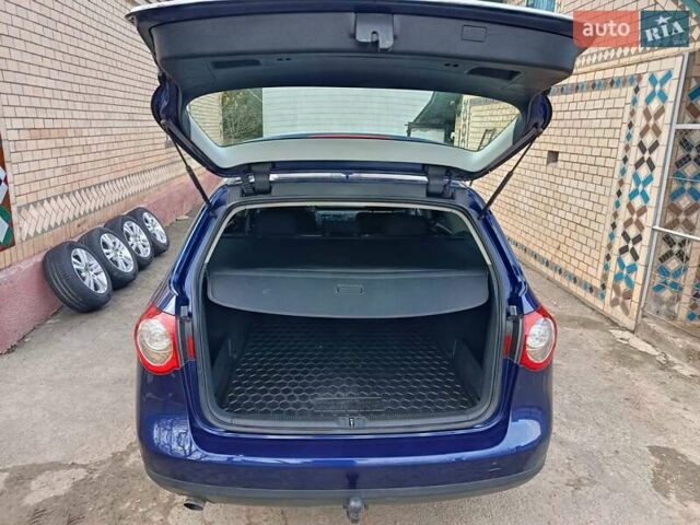 Синій Фольксваген Пассат, об'ємом двигуна 1.6 л та пробігом 237 тис. км за 5400 $, фото 28 на Automoto.ua