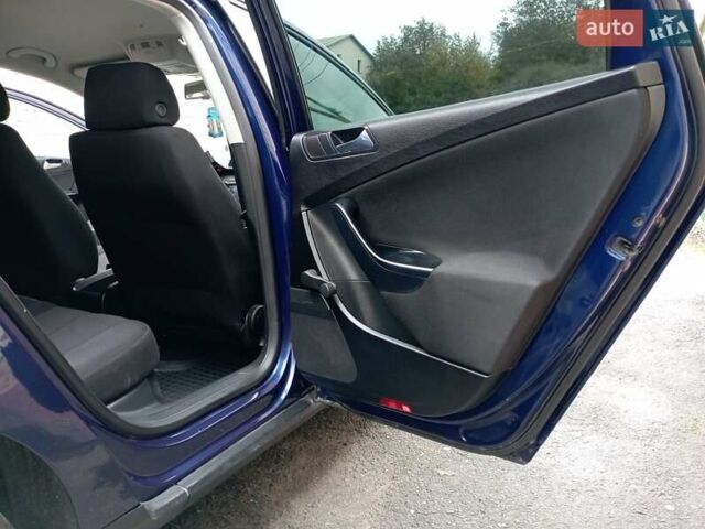 Синий Фольксваген Пассат, объемом двигателя 1.6 л и пробегом 236 тыс. км за 5499 $, фото 25 на Automoto.ua