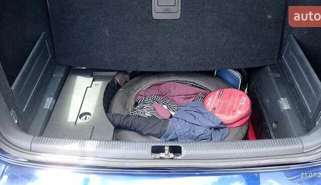 Синій Фольксваген Пассат, об'ємом двигуна 2 л та пробігом 272 тис. км за 7300 $, фото 68 на Automoto.ua